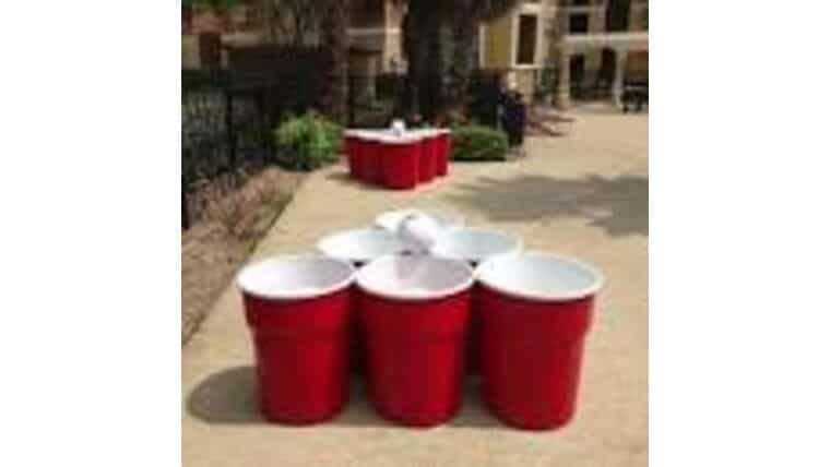 Beer Pong Giant – Red & White | Rental Beer Pong Giant – Red & White | Rental