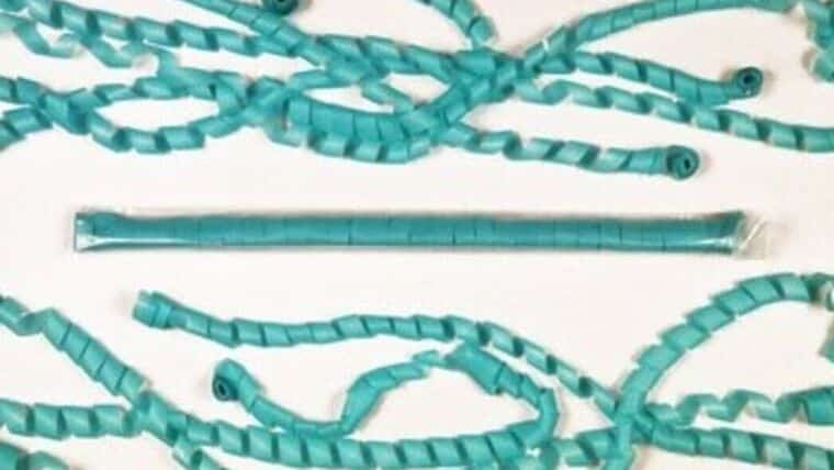 1/2″ x 18′ Teal Tissue Streamers | Rental
