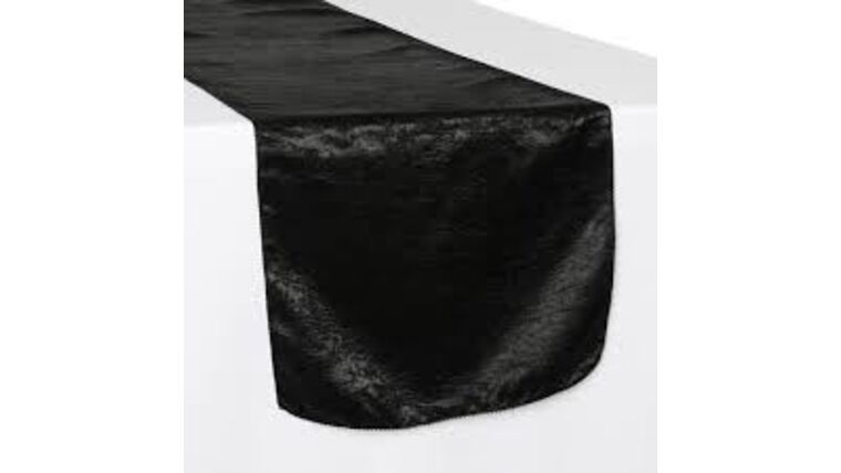 Crinkle Shimmer Table Runner – Black | Rental