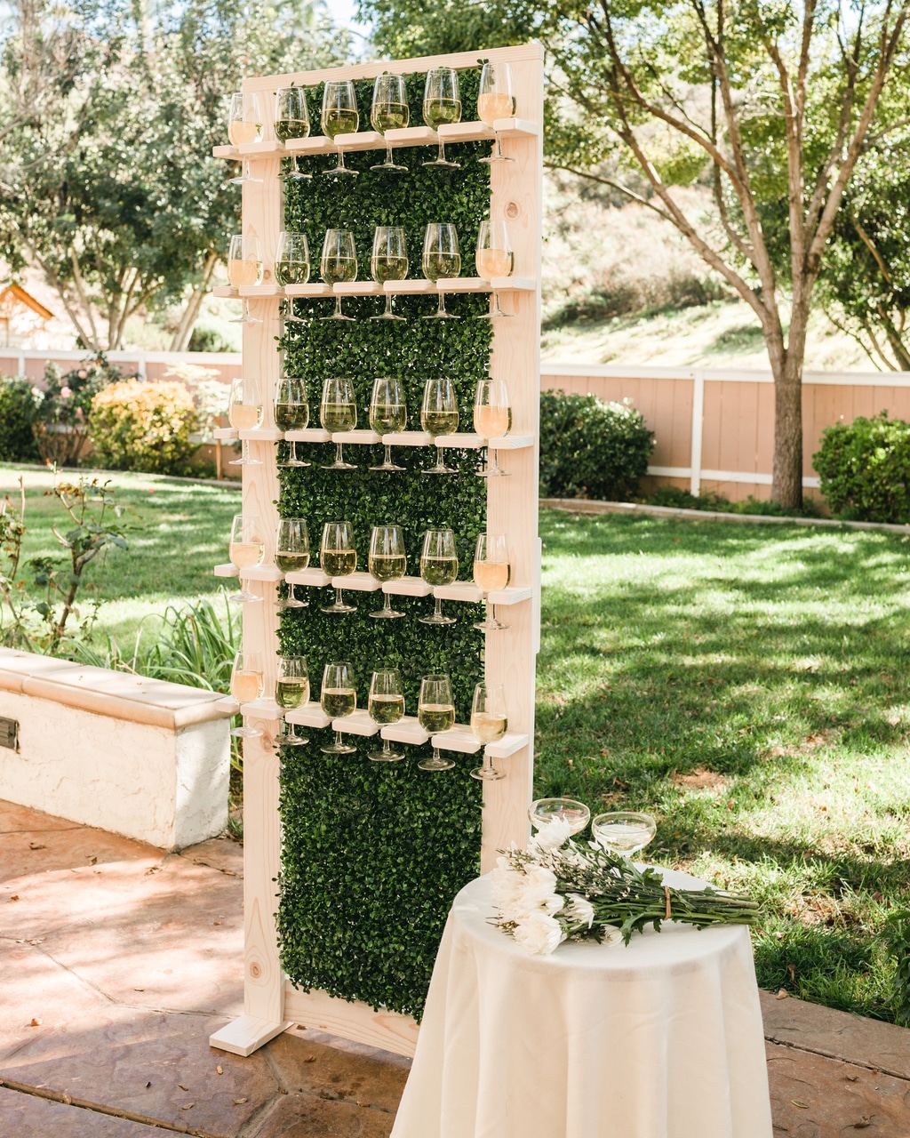 3′ x 7′ Wood & Greenery Wine/Champagne Wall | Rental 3′ x 7′ Wood & Greenery Wine/Champagne Wall | Rental