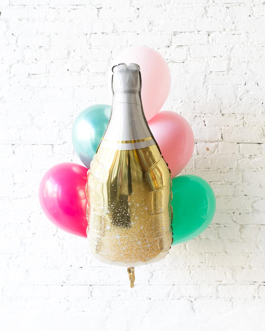 Flamingo Fling – Champagne Foil and 11in Balloons – bouquet of 7 | Rental Flamingo Fling – Champagne Foil and 11in Balloons – bouquet of 7 | Rental